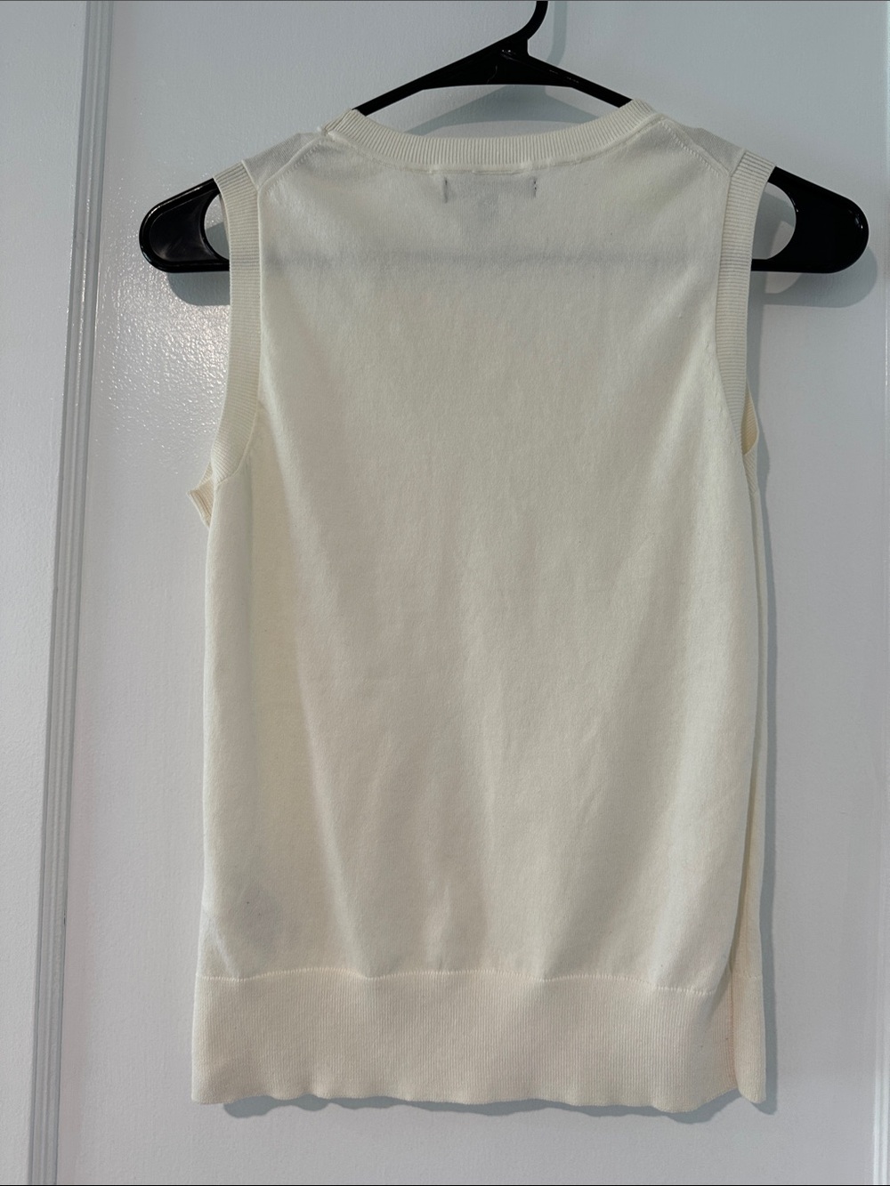 Banana Republic Ivory Sleeveless Knit Tank - Picture 3 of 3